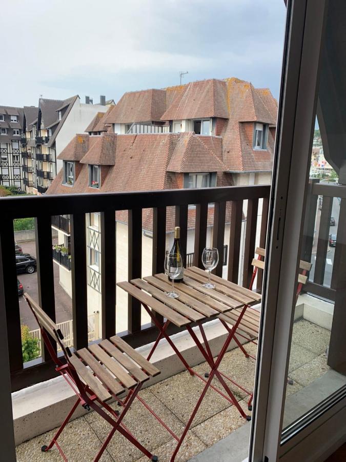 Nice 41 M With Balcony Near The Beach Довил Екстериор снимка