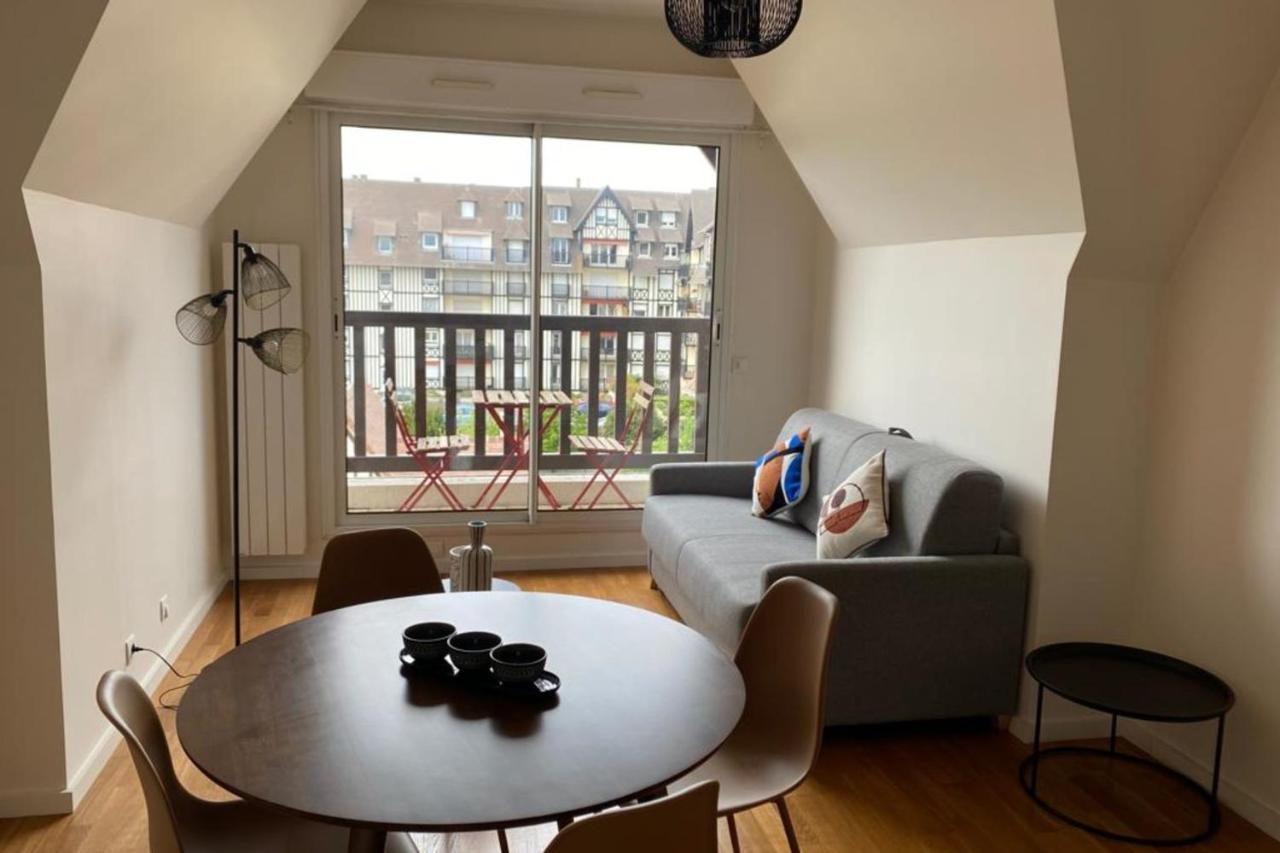 Nice 41 M With Balcony Near The Beach Довил Екстериор снимка